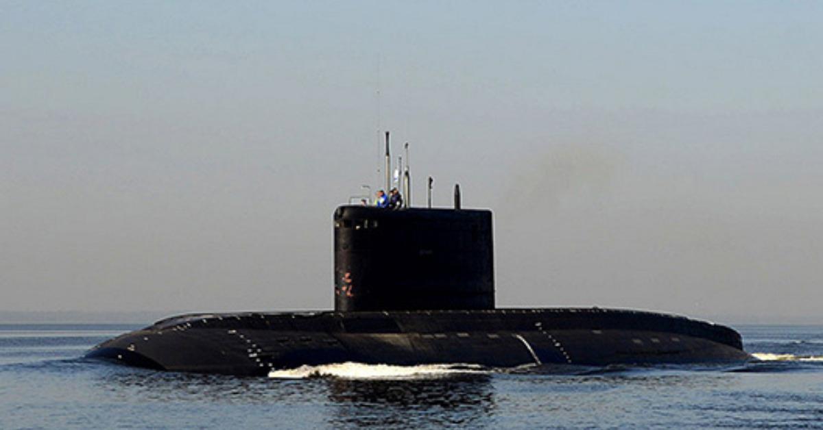 British Helicopter, Warship Chase Off Russian Submarine