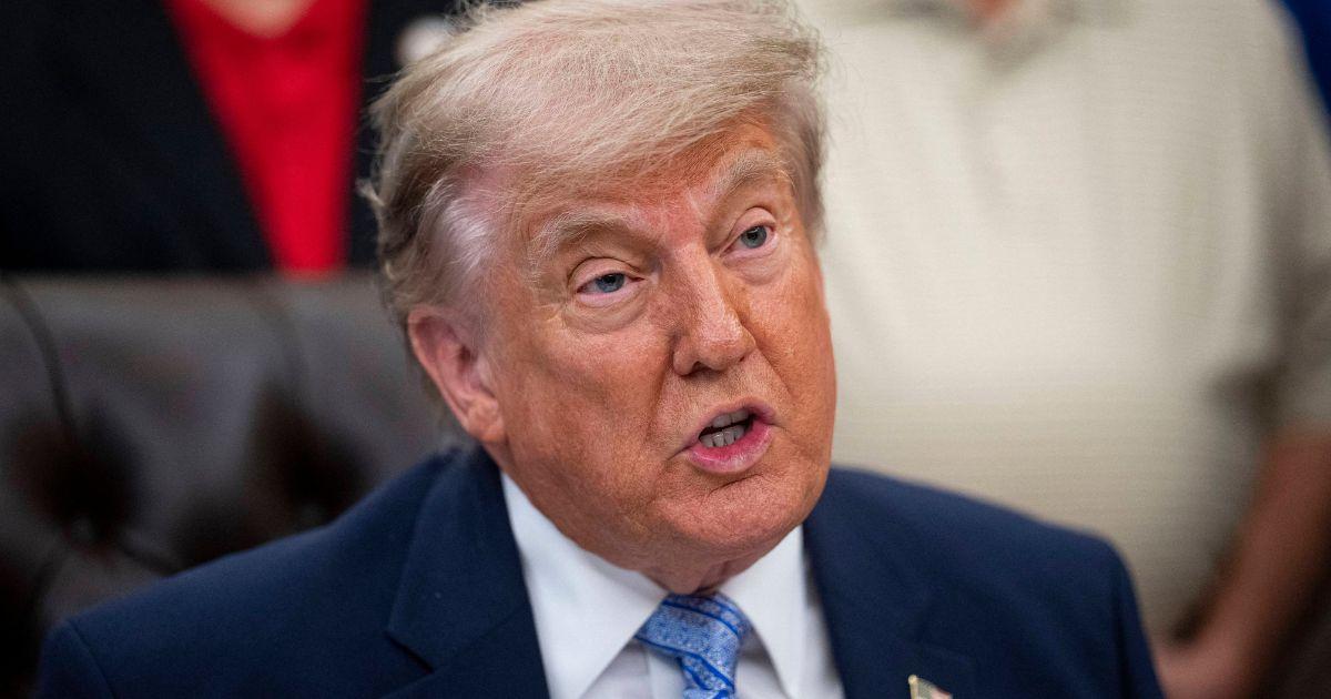 Federal officers say a man has threatened to kill Donald Trump 