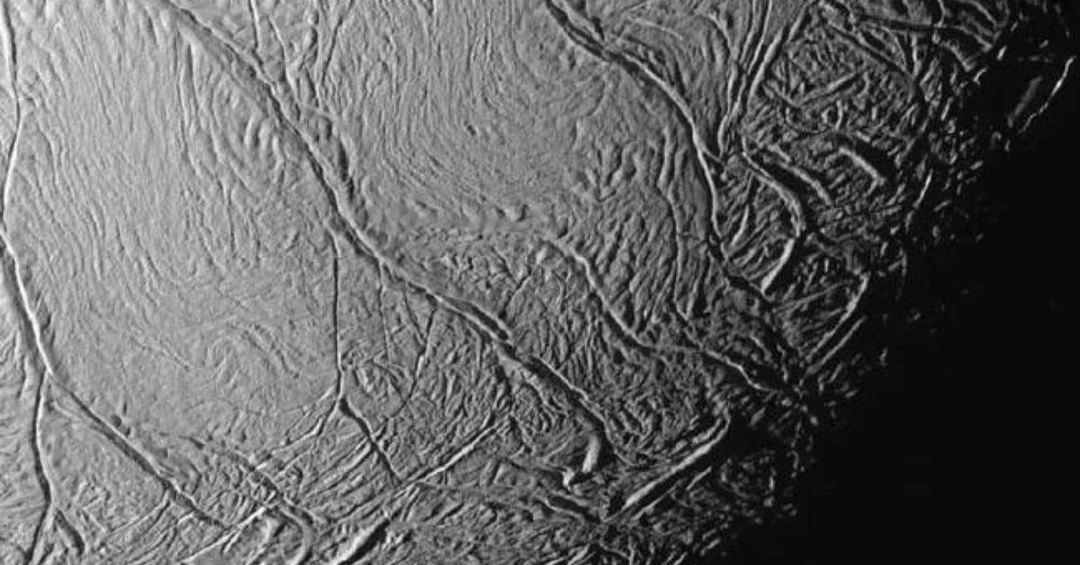 San Andreas-Like Fault on Saturn's Moon Could Give Clues of Aliens