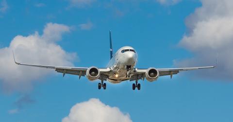 man sexually assaults passenger masturbates on flight