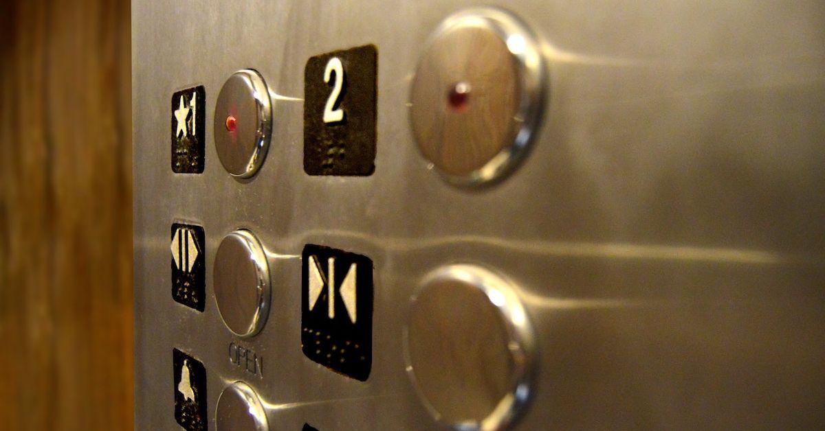 seattle woman maces mother and son in elevator over delta variant concerns