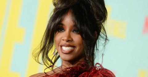 Kelly Rowland’s mid-performance stint wins more hearts than ever
