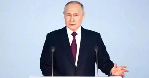 Putin Confesses 'No Spare Money' as Russia's Economic Woes Revealed