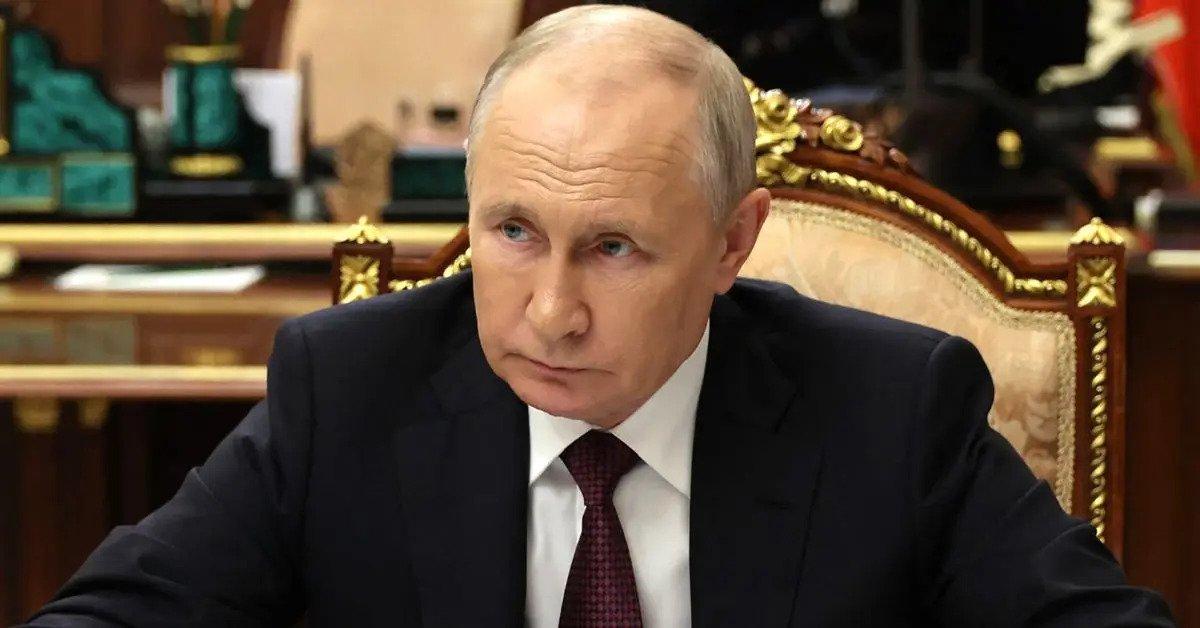 Putin Spotted With 'Swollen Butt Filler Cheeks' After Death Rumors